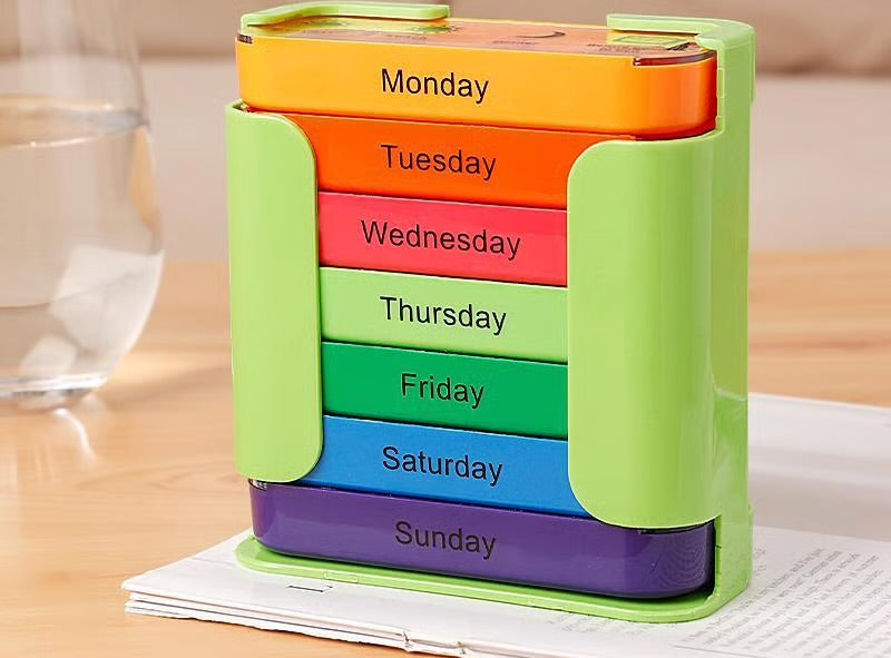 منظّم علبة الأدوية الأسبوعي لمدة 7 أيام 💊