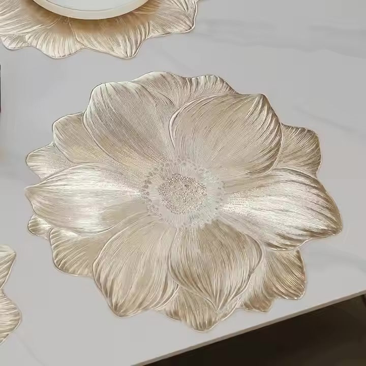 مفارش طاولة بشكل زهرة – مقاومة للحرارة والمي